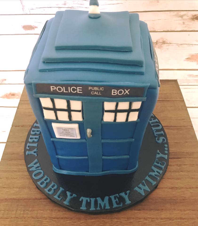 tardis cake